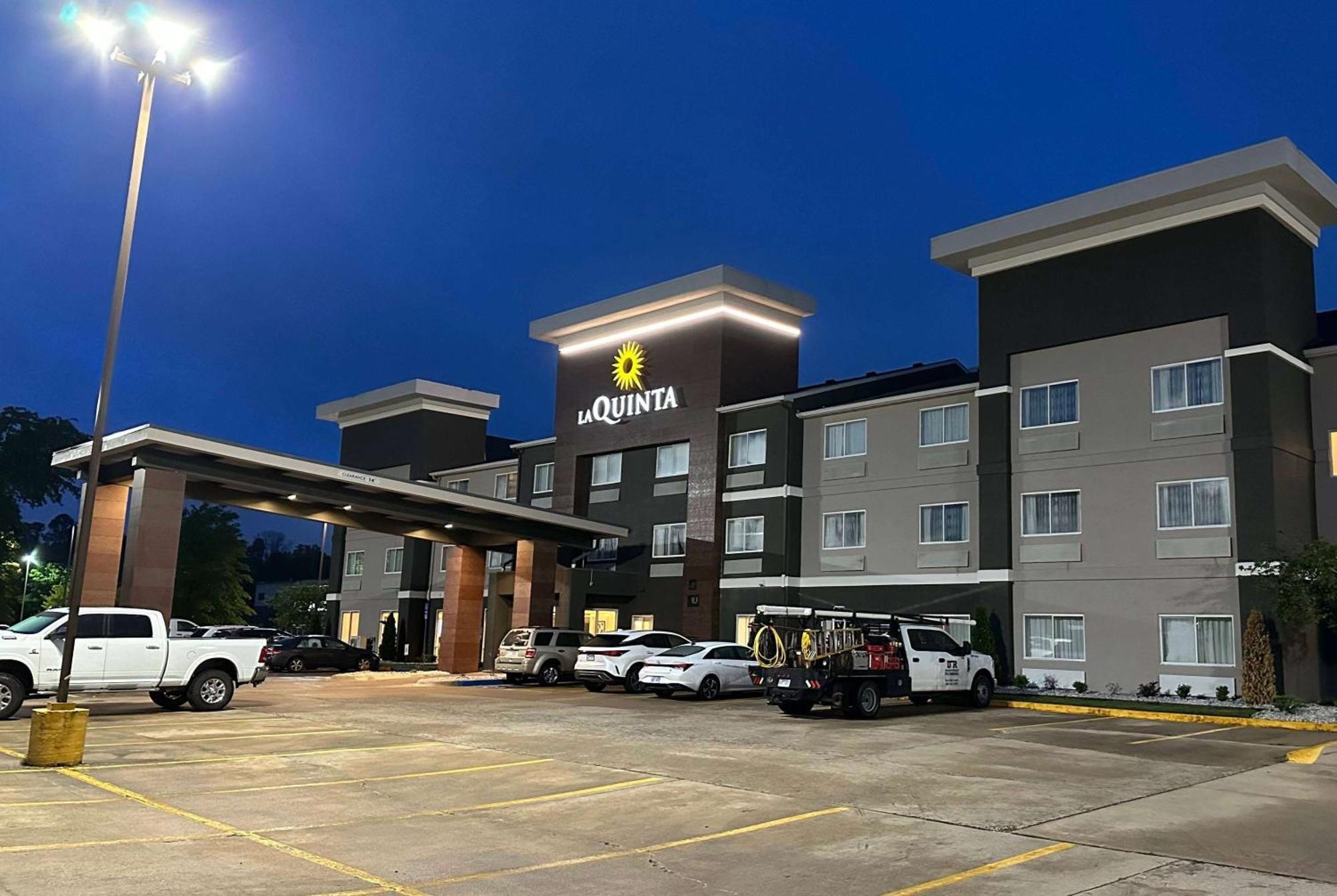 La Quinta By Wyndham Fayetteville Buitenkant foto