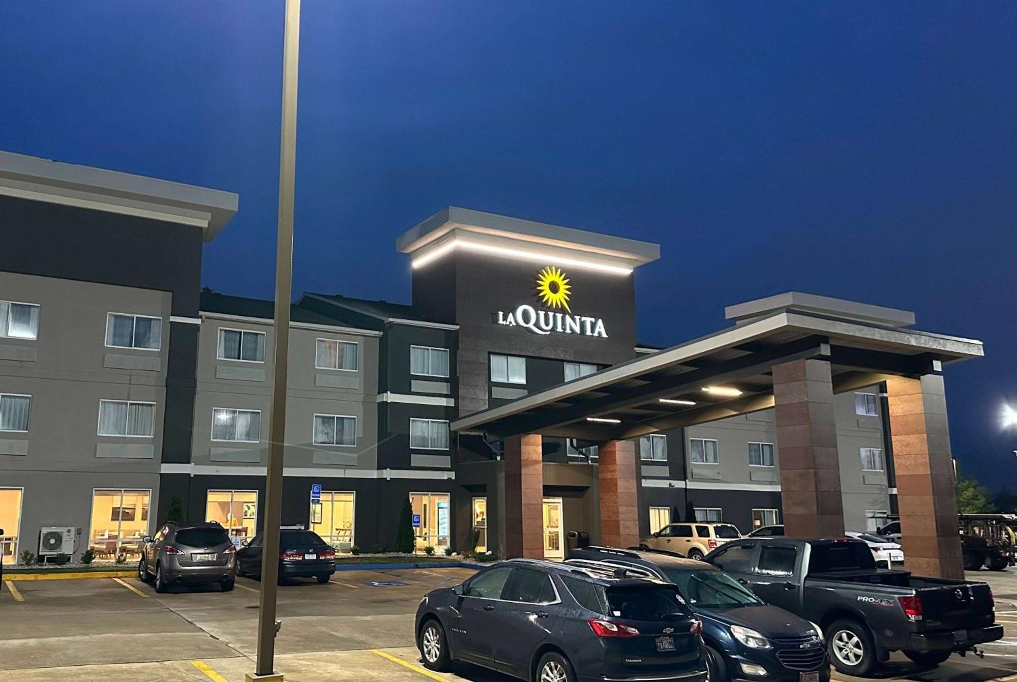 La Quinta By Wyndham Fayetteville Buitenkant foto