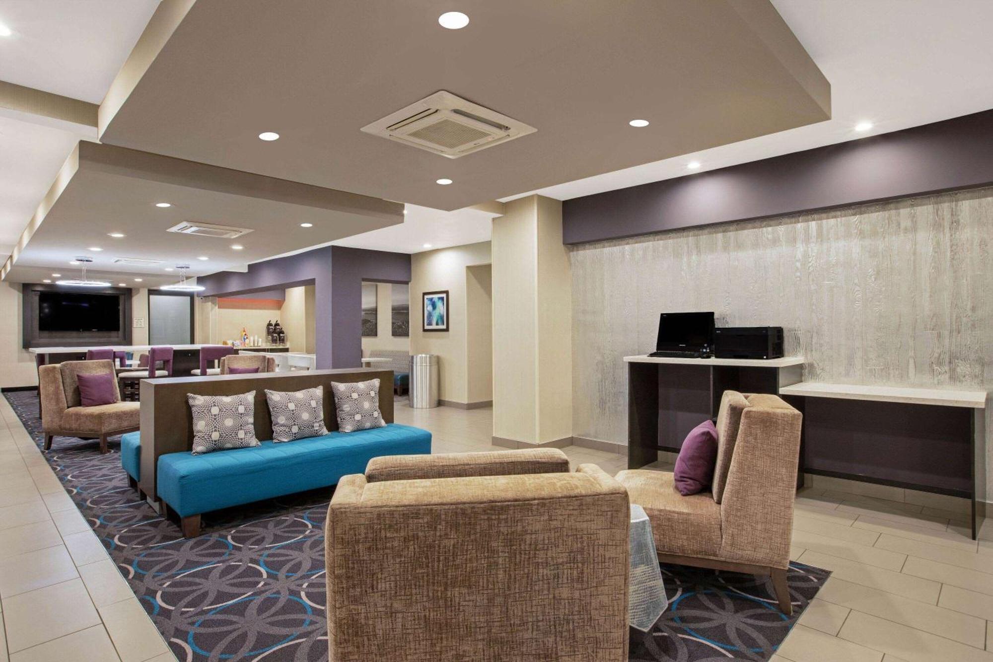 La Quinta By Wyndham Fayetteville Buitenkant foto