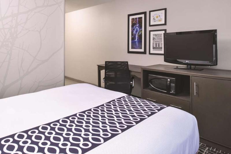 La Quinta By Wyndham Fayetteville Buitenkant foto